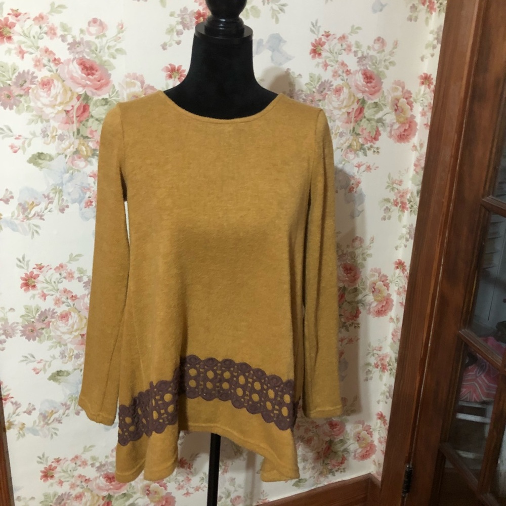 A’Reve Lightweight sweater